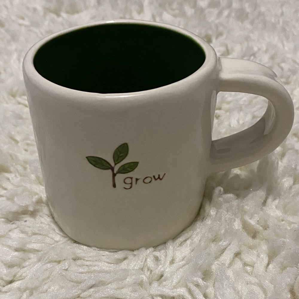Starbucks 2008 hand painted 10oz coffee Mug with print  “grow” collectors ¥